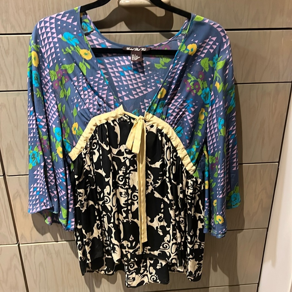 Central Park West 100% silk beautiful pattern top